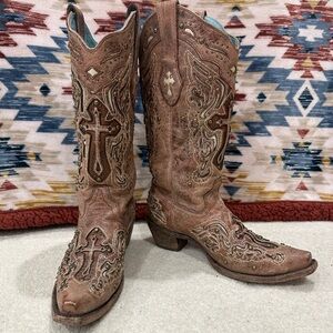 Women’s corral cowgirl boots.